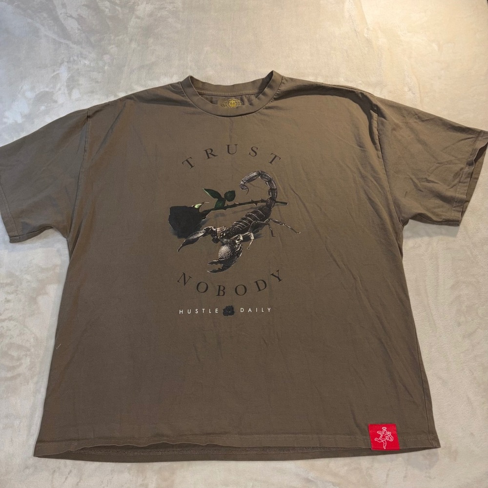 Muerte Hustle Daily Trust Nobody Scorpion Rose Graphic Tee Brown Mens 3XL